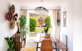 Coleshill townhouse sleeps 6 NEC/BHX 10 MINS